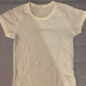 Lululemon swiftly shirt